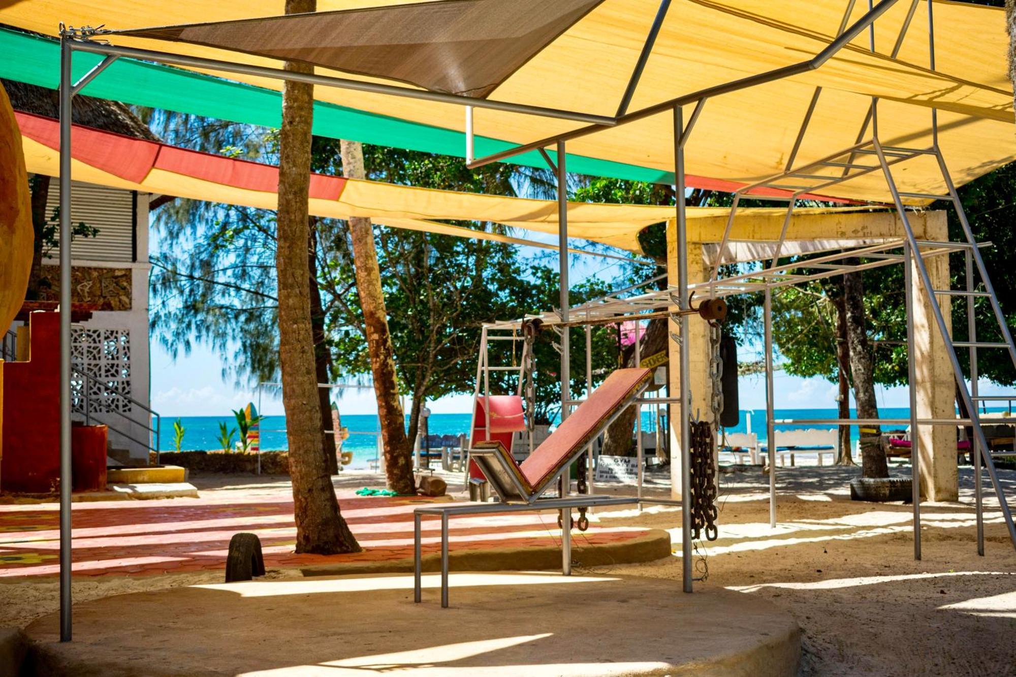Soul Breeze Beach Resort شاطئ دياني المظهر الخارجي الصورة