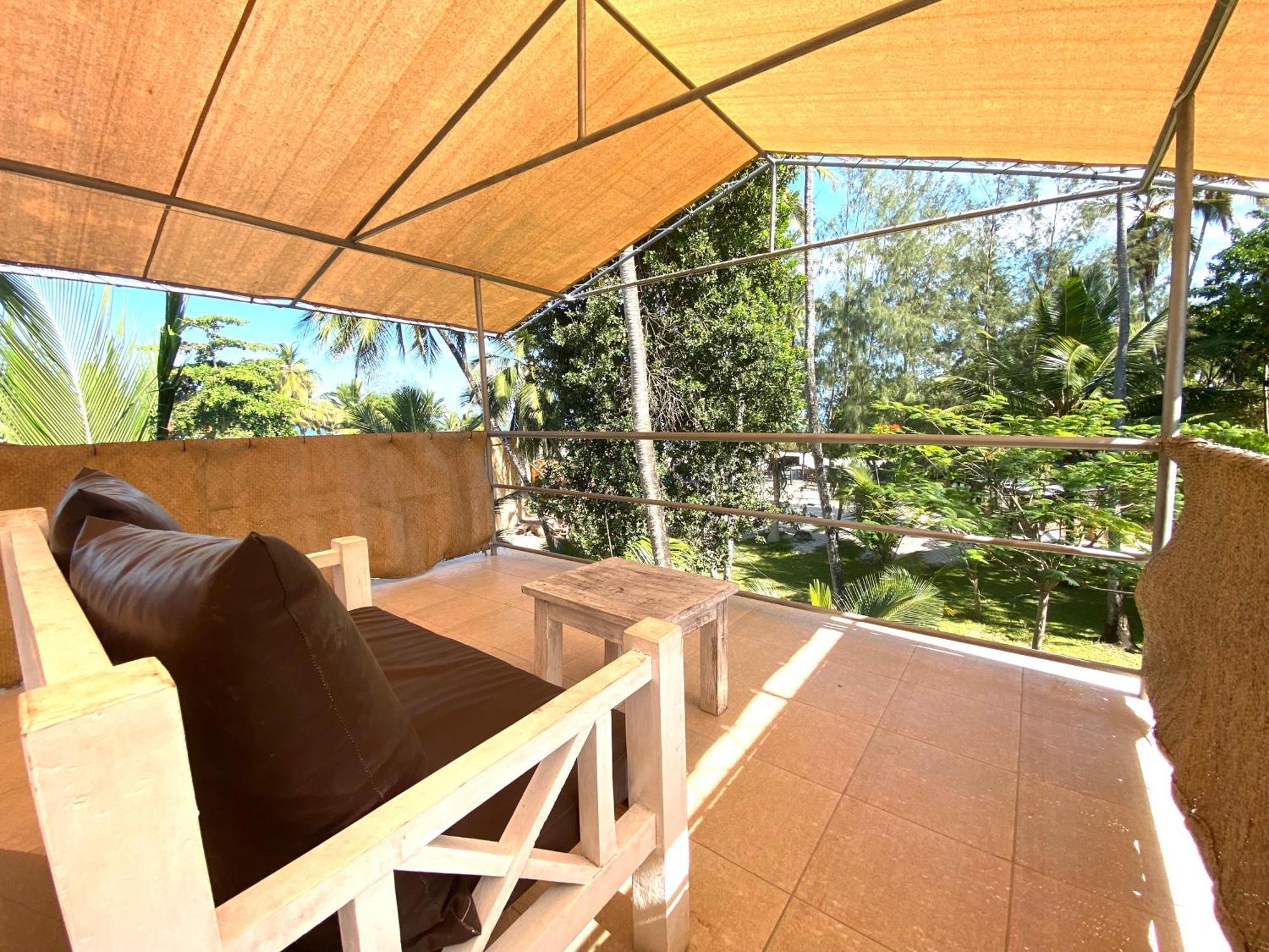 Soul Breeze Beach Resort شاطئ دياني الغرفة الصورة