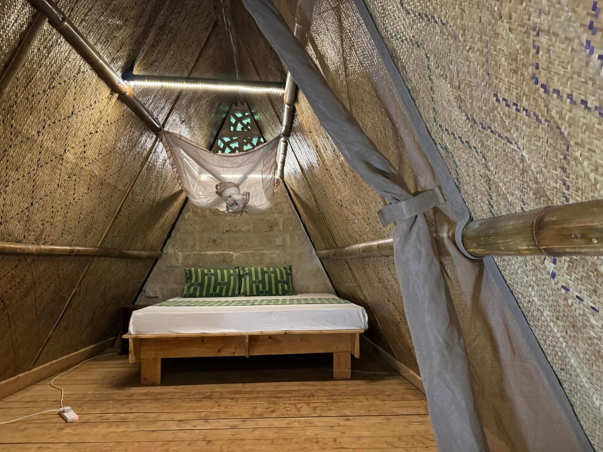 Soul Breeze Beach Resort شاطئ دياني الغرفة الصورة