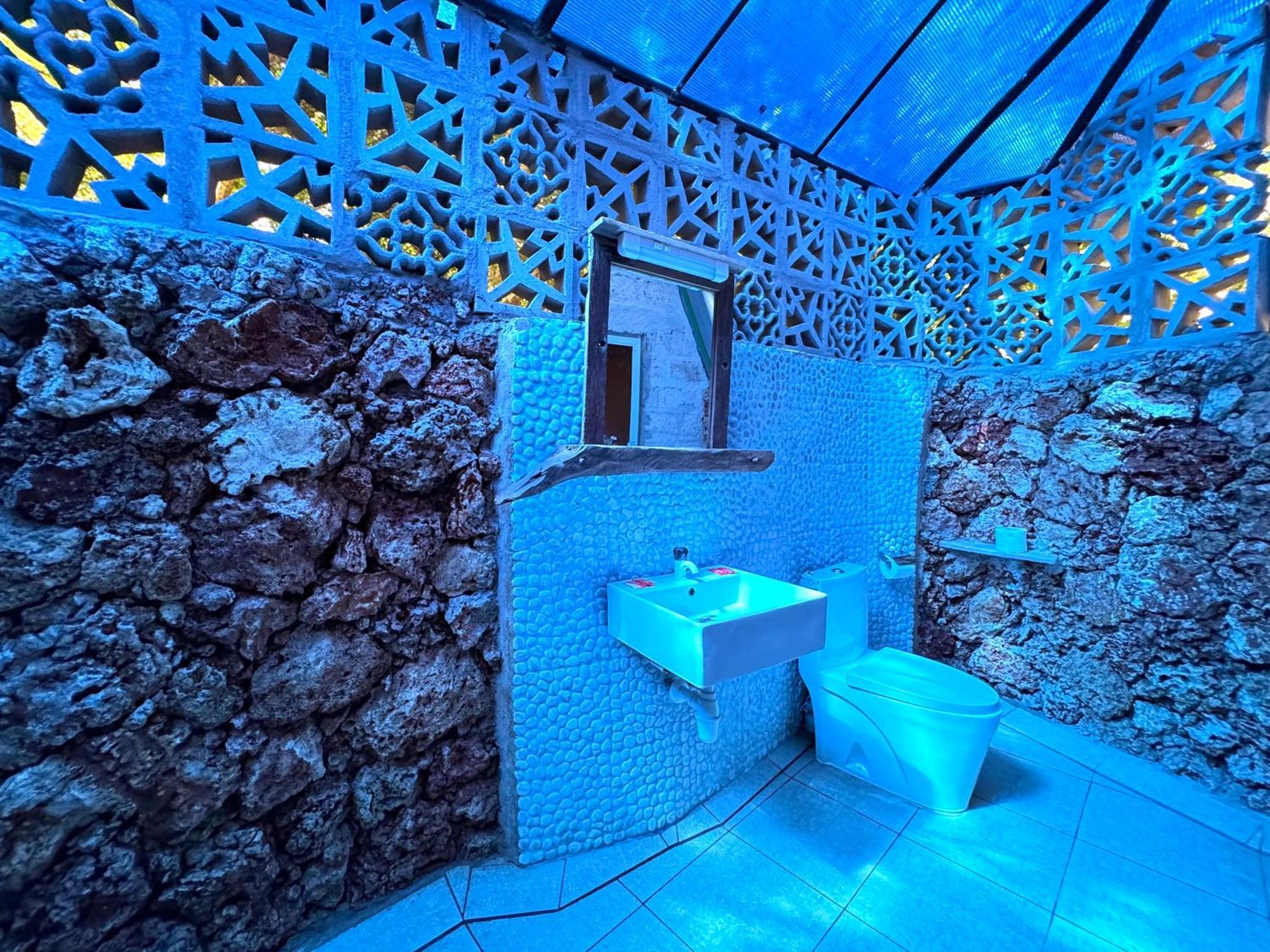 Soul Breeze Beach Resort شاطئ دياني الغرفة الصورة